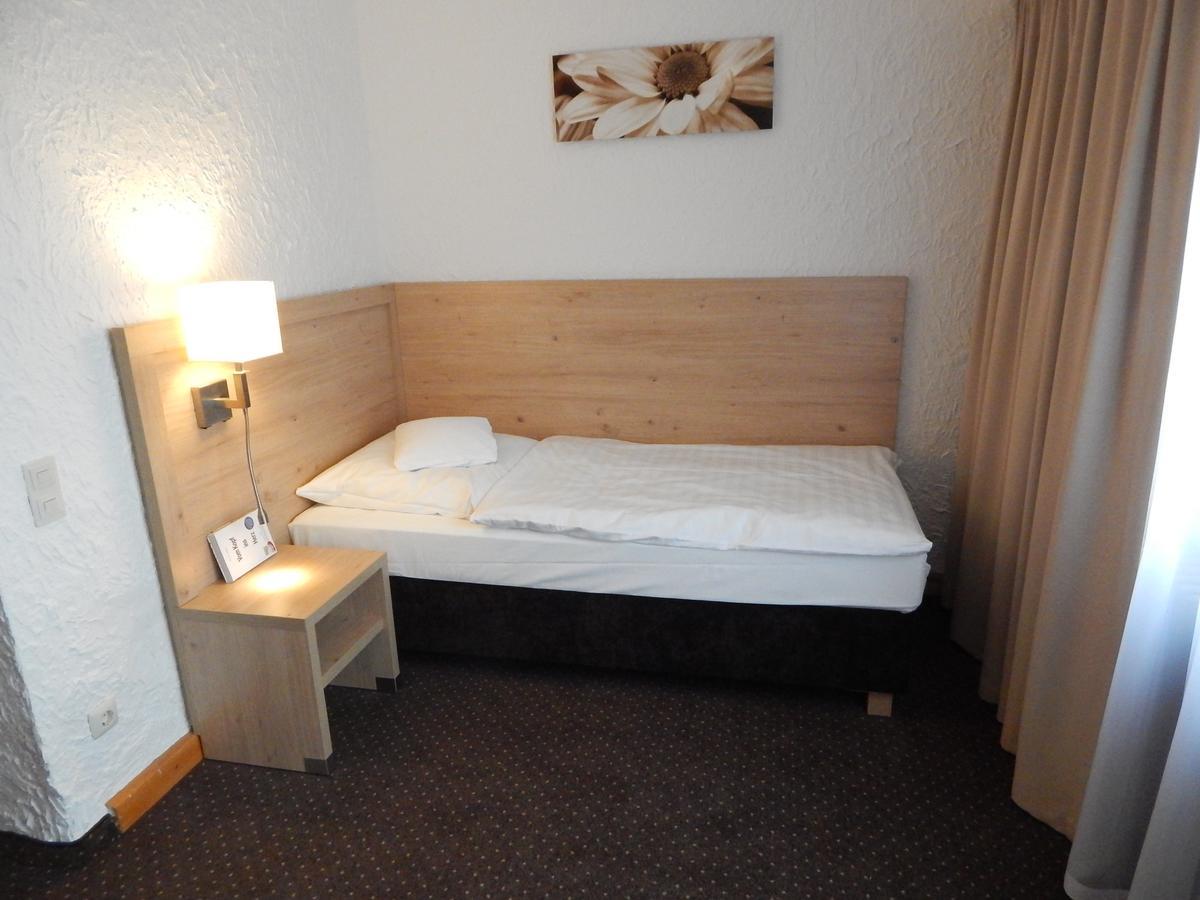 Hotel Land-gut-hotel Zum Alten Forsthaus - Aufladestation Fuer Elektroautos Hurtgenwald