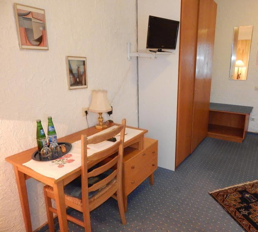Hotel Land-gut-hotel Zum Alten Forsthaus - Aufladestation Fuer Elektroautos Hurtgenwald